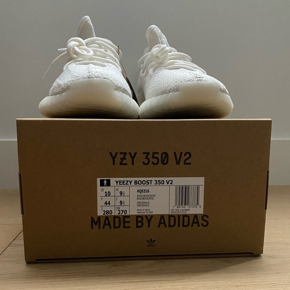 Yeezy Boost 350 V2 Bone - Size 10 - Picture 4 of 4